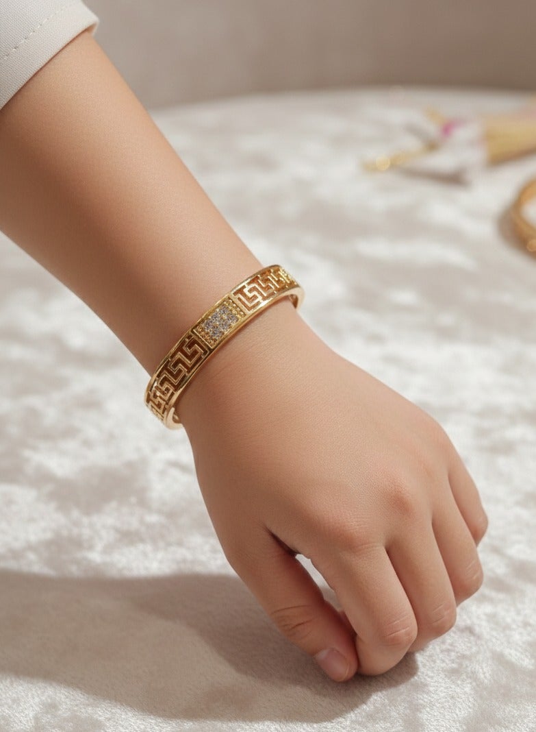 World Luxury Stylish gold-colored bracelets for girls – cute and comfortable design – a lovely gift for little ones - Image 1